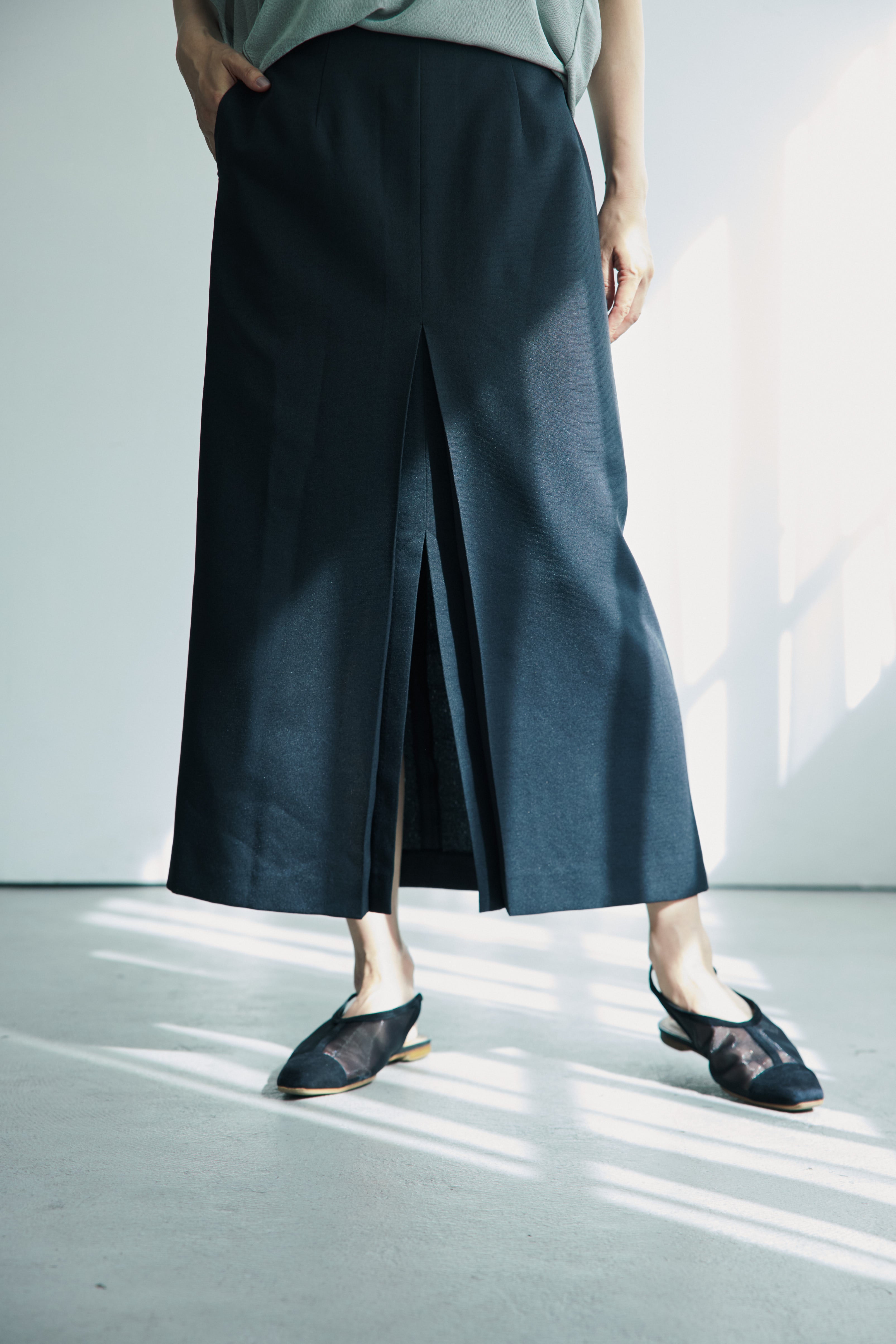 Double Box Tuck Tight Skirt