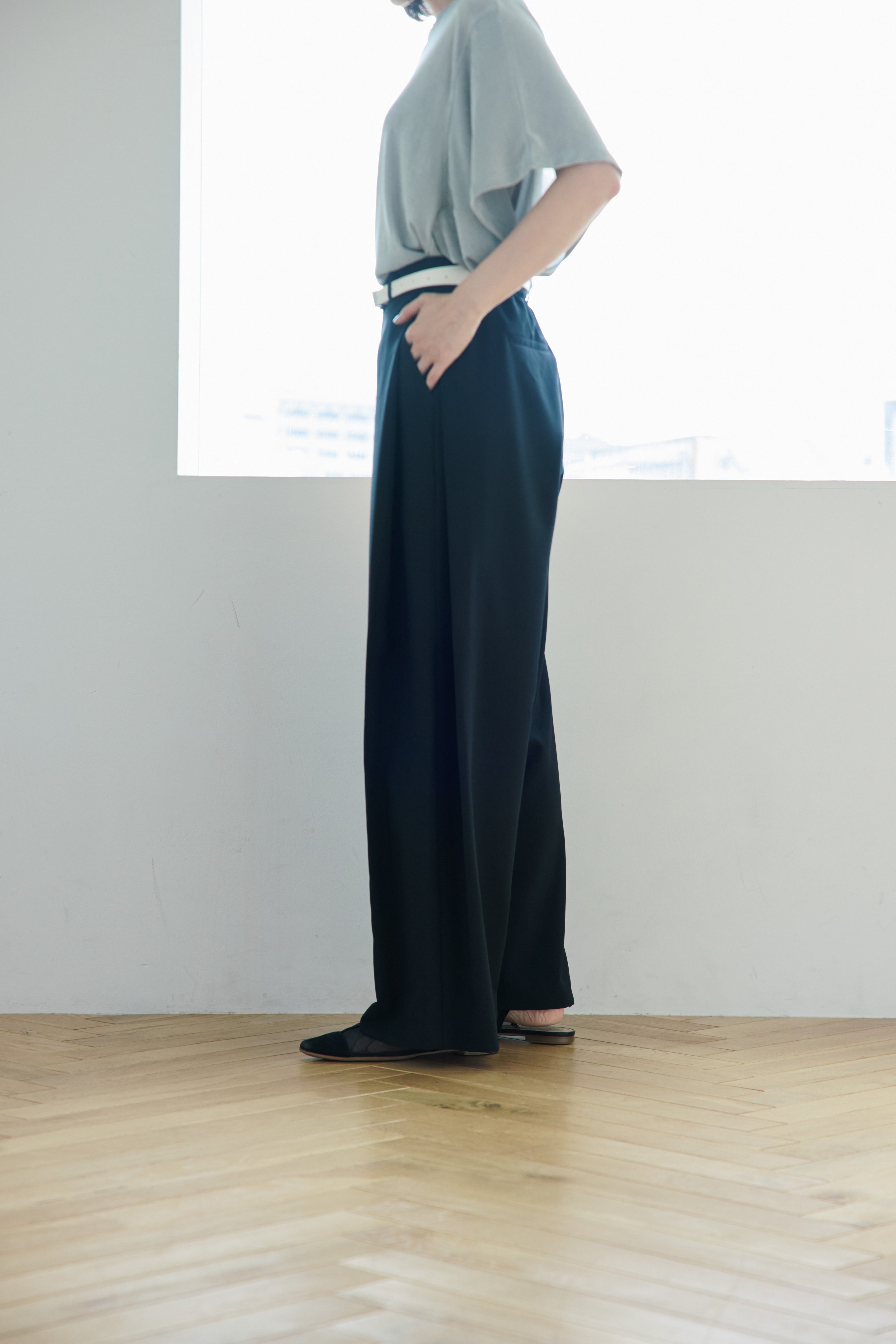 Side-Tuck Wide Pants
