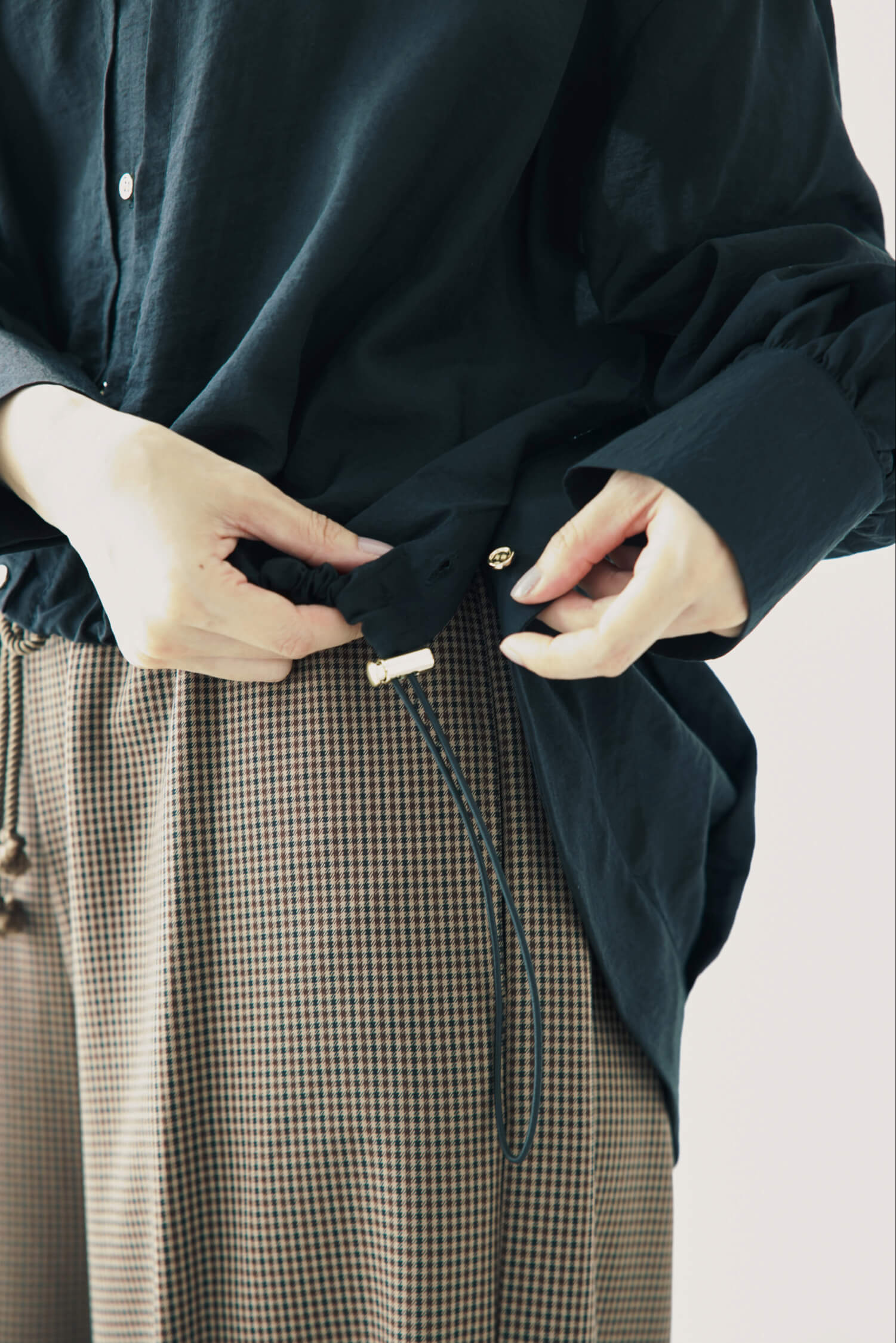 Sheer Collar Spindle Shirt